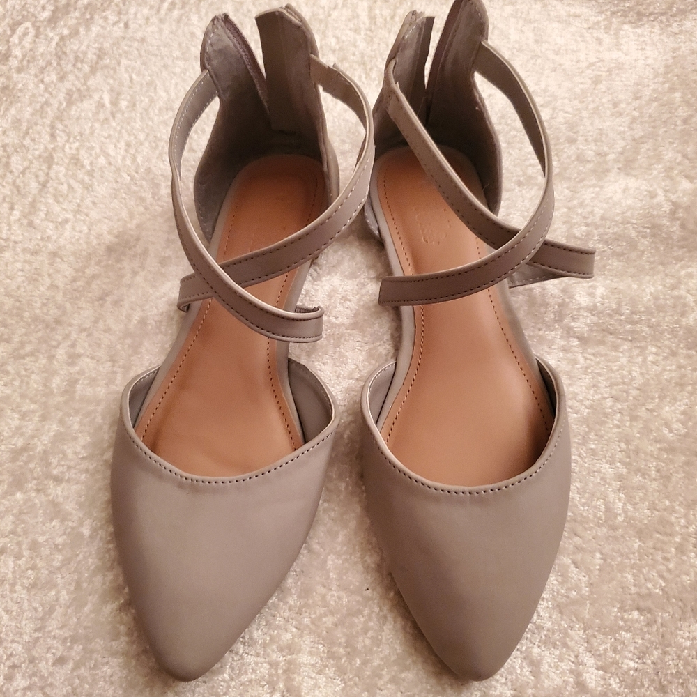 FINAL LOWEST PRICE Beautiful Pale Blue/Gray Flats - Picture 7 of 8